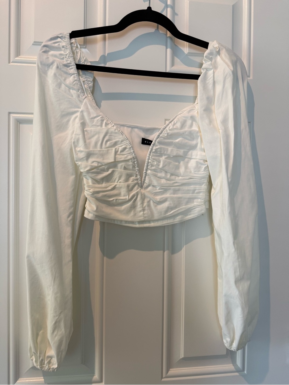 Blue Blush White Ruched Sweetheart Long-Sleeve Crop Top